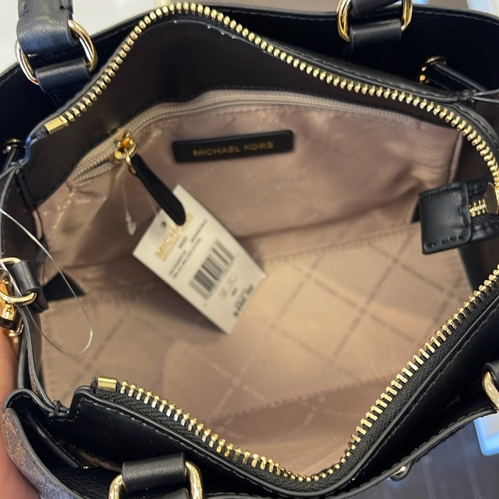Michael Kors Reed Small Belted Logo Satchel Crossbody Center Zip Bag Purse
NWT - Picture 7 of 16